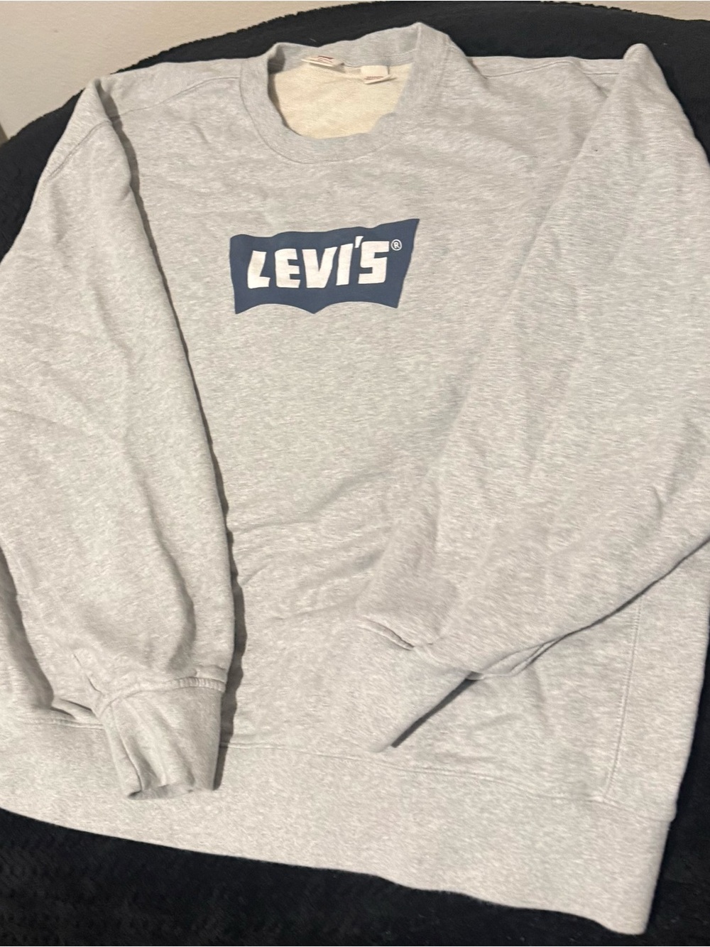Levi's Light Gray Crewneck Sweatshirt with Navy Logo